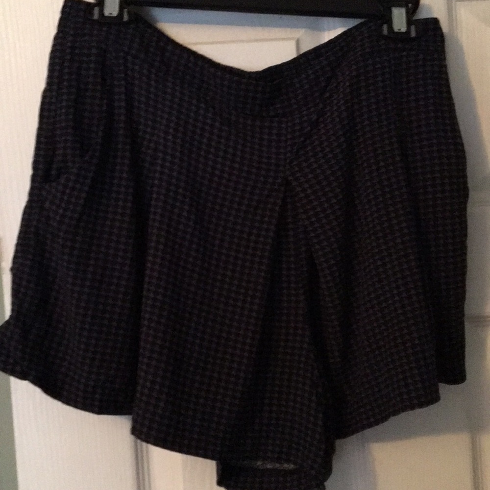 Flowy shorts with pockets
